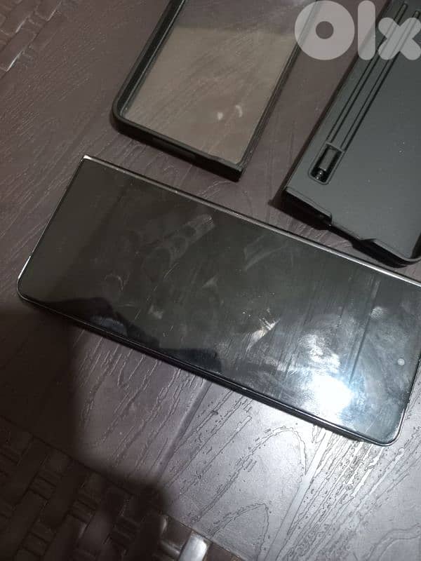 fold 4 used , very good condition 12