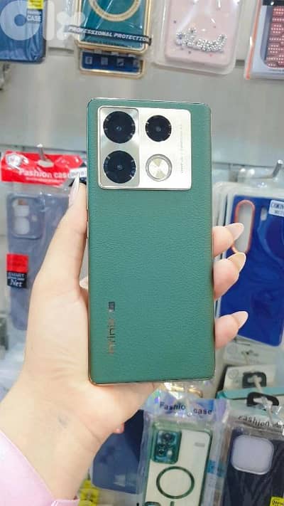 نوت 40 برو ذاكره 256,  رام 16