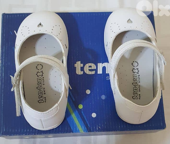 Baby shoes  white original leather  &  used  one  time  only  size  21 1