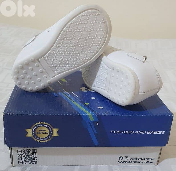 Baby shoes  white original leather  &  used  one  time  only  size  21 5