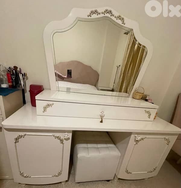 bedroom without closet - نوم مع كومود و فرشه فوما بدون خزانه 3