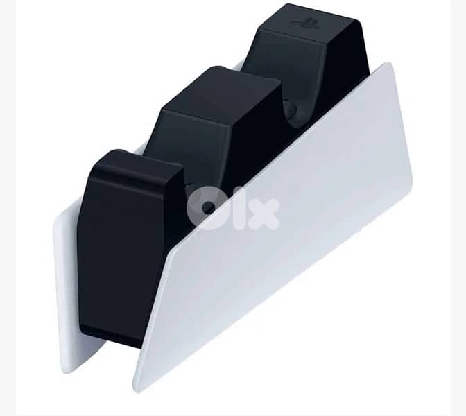 PS5 controllers charger 1
