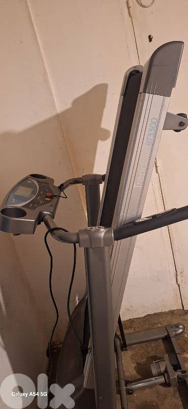 New treadmill body sculpture b 120$ 1