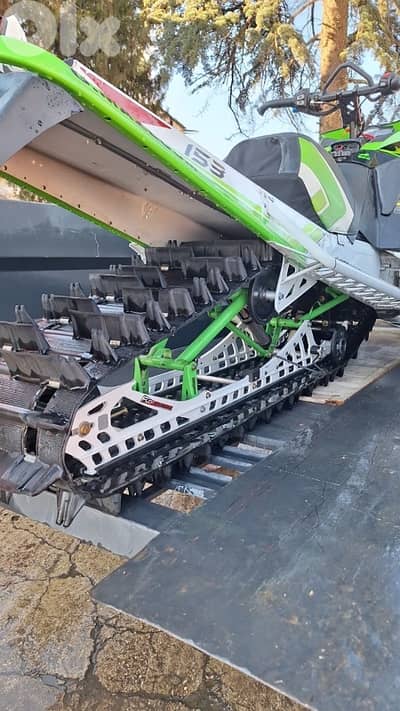 arctic cat snowmobile for sale (skidoo)