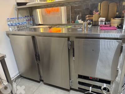 عدة مطعم كاملة للبيع