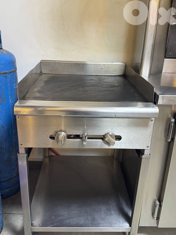 عدة مطعم كاملة للبيع 2