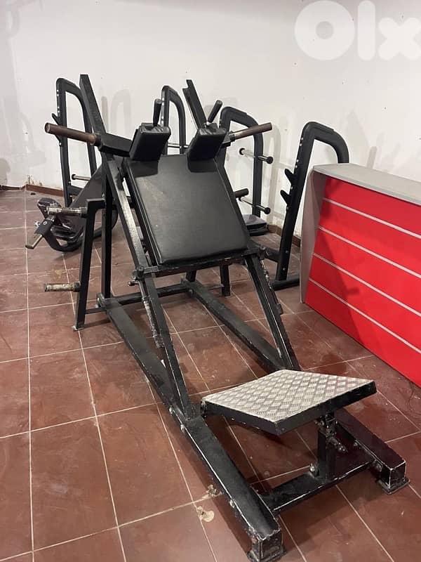 Squat machine like new 1
