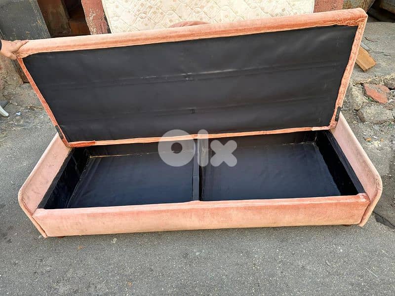 صوفا كبيرة عدد اتنين بفتحوا صندوق مع بف اتنين كتير نظاف خشب شوح 2