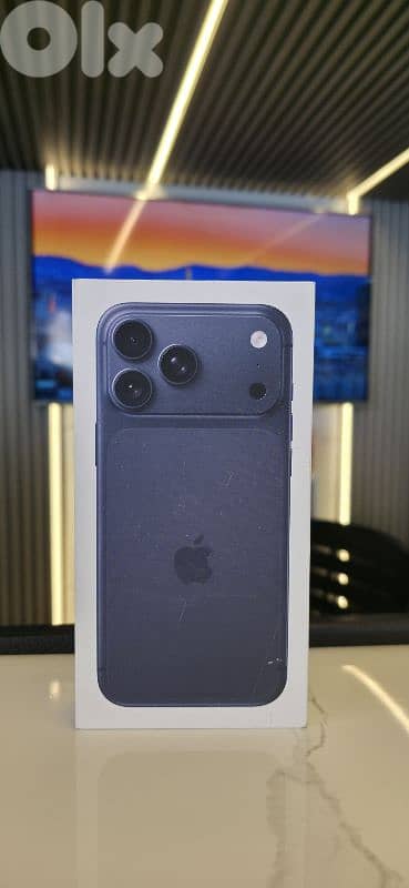 New Sealed Iphone 17 pro max 256G E-sim.