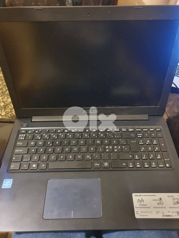 6 laptops different brands and 3 ipads 5