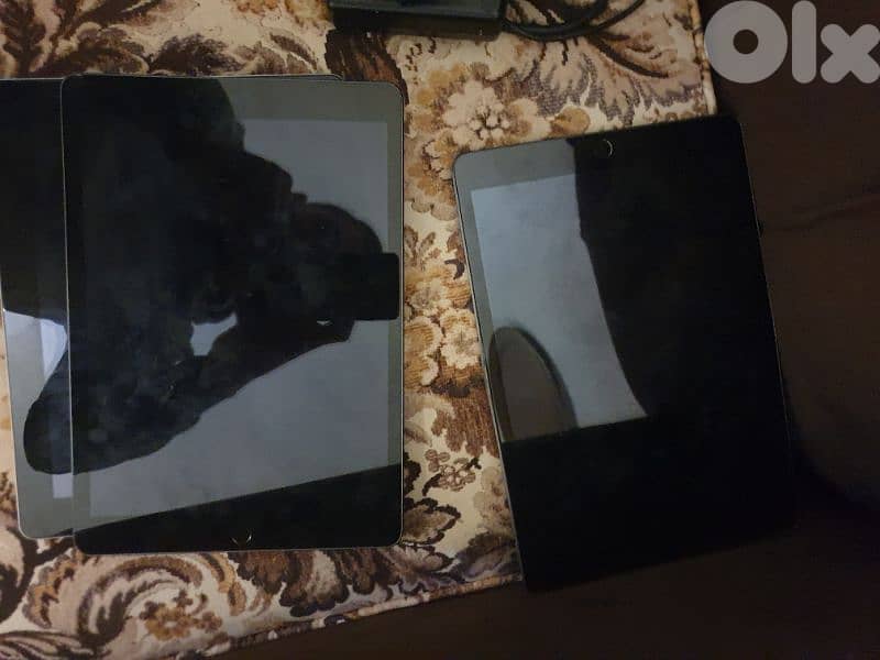 6 laptops different brands and 3 ipads 12