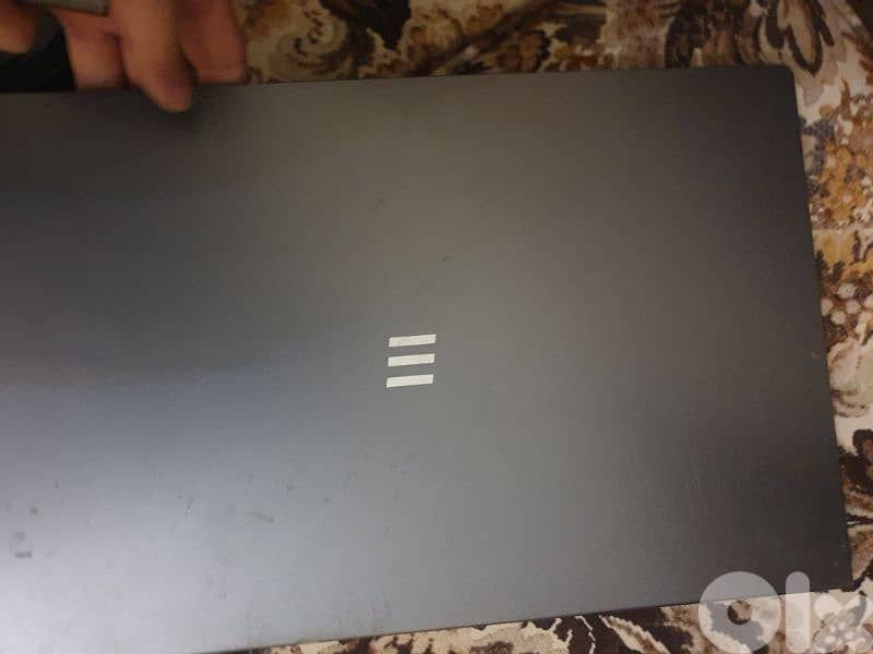 6 laptops different brands and 3 ipads 13