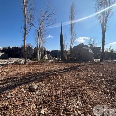 3,400 Sqm Land in Feytroun