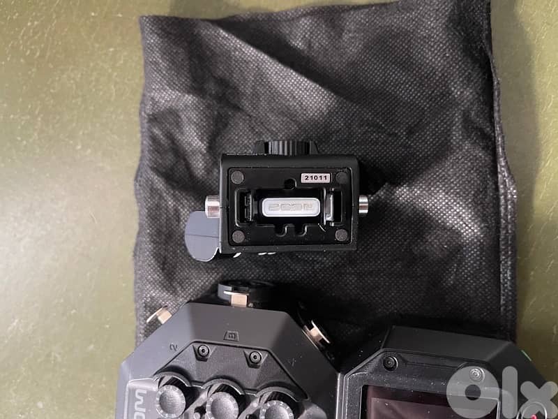 ZOOM H8 field recorder 5