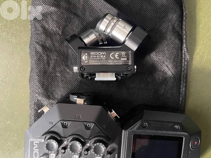 ZOOM H8 field recorder 6
