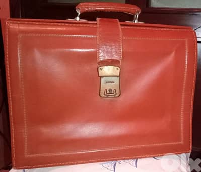 شنطة كلاسيكي-  قديمة جلد لون بني