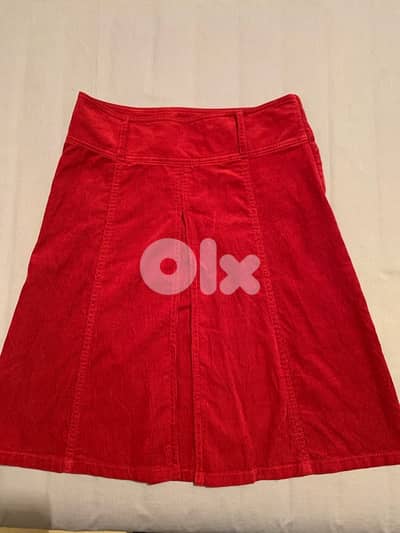 H&M red skirt