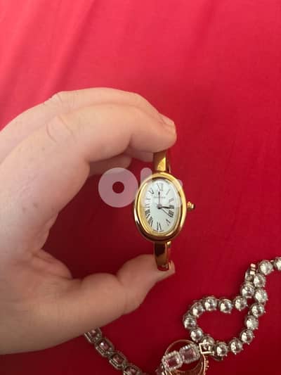 fake gold and diamonds very realistic looks