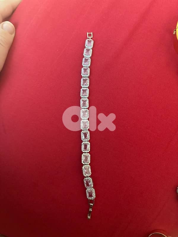 fake gold and diamonds very realistic looks 2