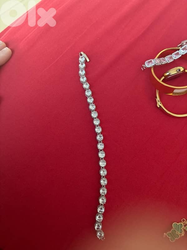 fake gold and diamonds very realistic looks 3