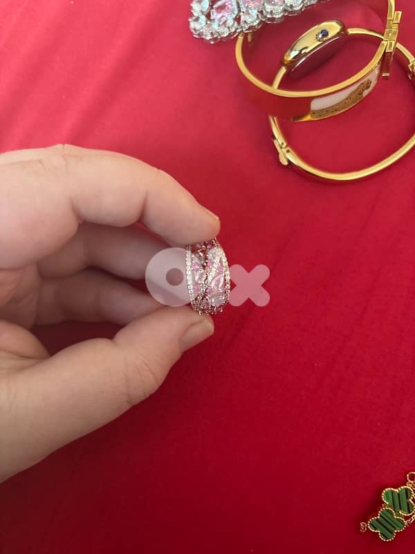 fake gold and diamonds very realistic looks 4