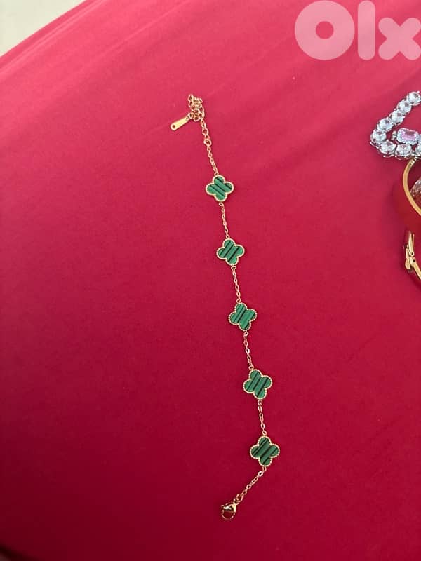 fake gold and diamonds very realistic looks 5