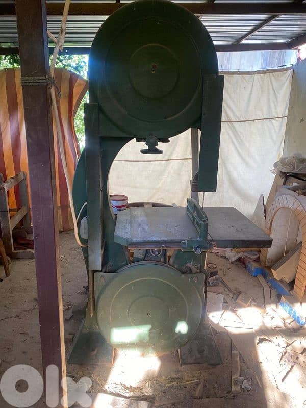 منشار خشب كبير Wood chipper 1