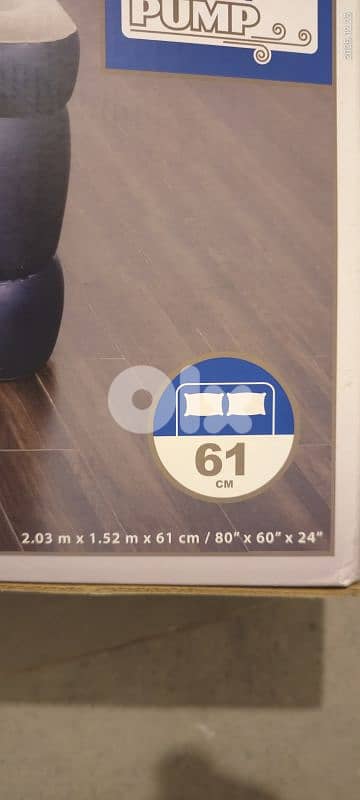 Bestway Mattress 1.50m built-in pump 2