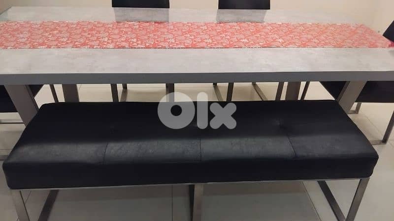 . للبيع طاولة سفرة 2