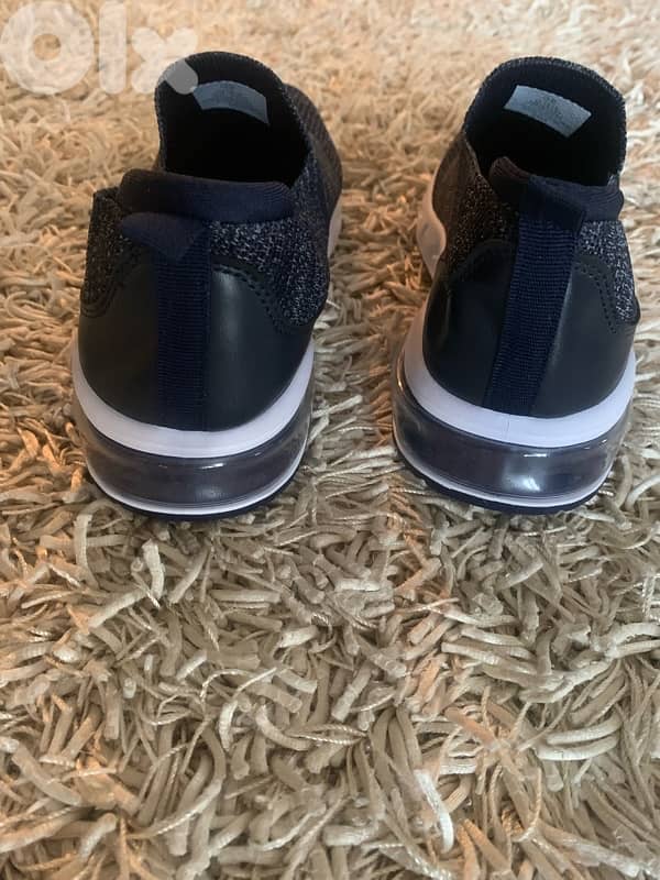 Tommy Bahama original  Brands 4