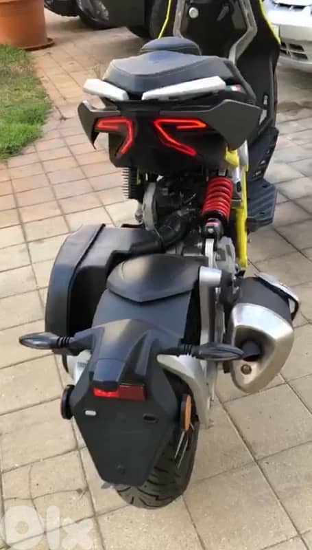 italjet dragster 200 superscooter the Distinguished transport 3