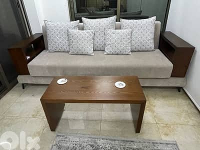 Beautiful newer couch with 5 cushions for only $160