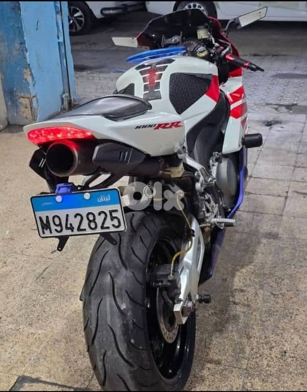HONDA CBR 1000RR MODEL 2005 مسجلة بأسمي وعلى التسجيل 1