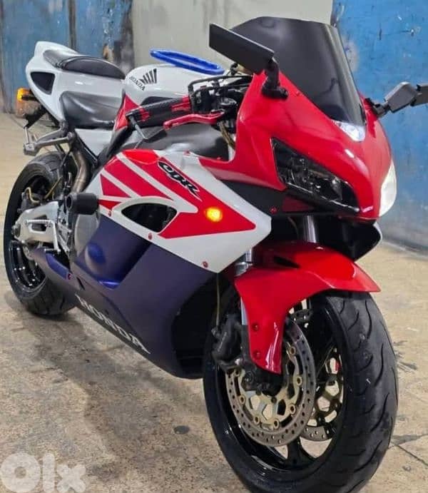 HONDA CBR 1000RR MODEL 2005 مسجلة بأسمي وعلى التسجيل 3