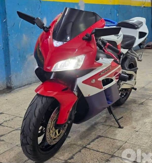 HONDA CBR 1000RR MODEL 2005 مسجلة بأسمي وعلى التسجيل 4