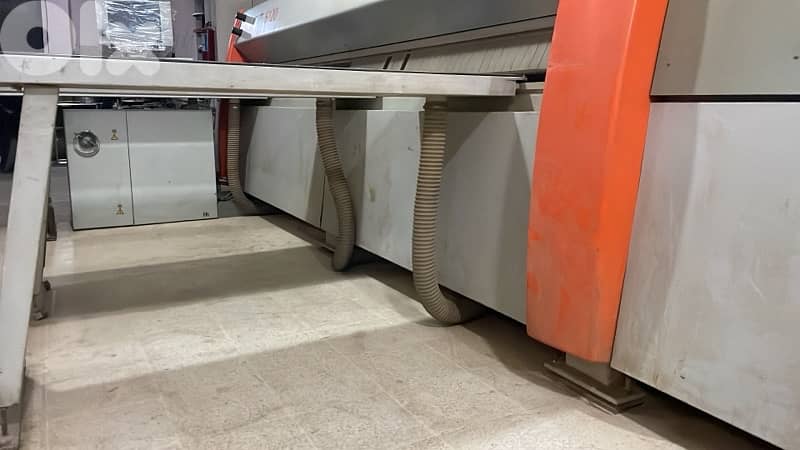 مكبس ومقطع قشره وخياطة ومنشار وكمبرصير هوا  للبيع 2