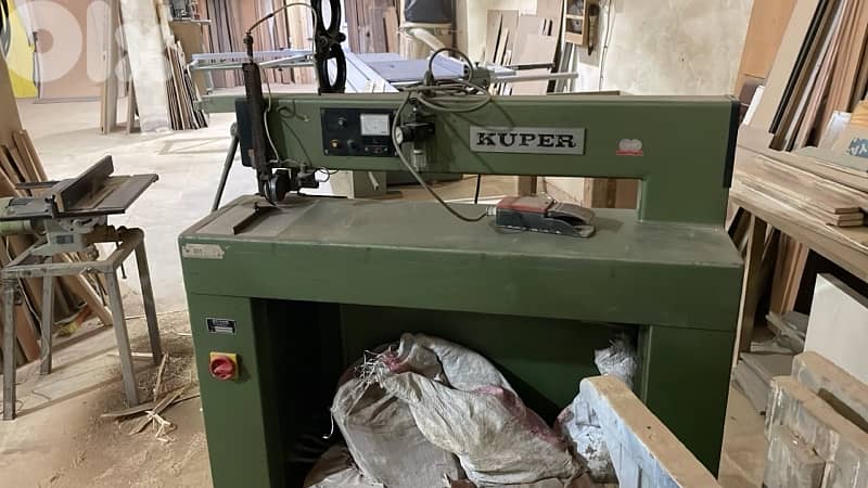 مكبس ومقطع قشره وخياطة ومنشار وكمبرصير هوا  للبيع 11