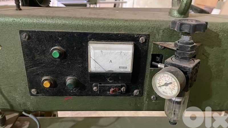 مكبس ومقطع قشره وخياطة ومنشار وكمبرصير هوا  للبيع 17