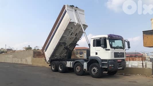 Camion عقرب قلاب مسجل نمرة بيضا