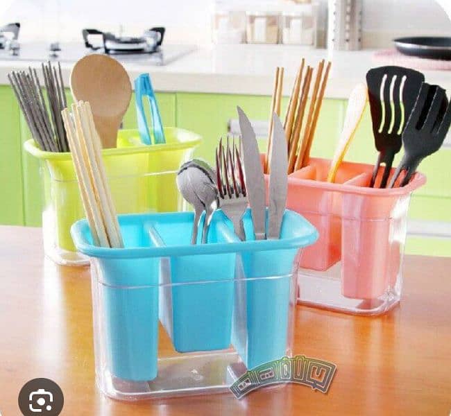 مشكات مرتبة للملاعق والسكاكين 1