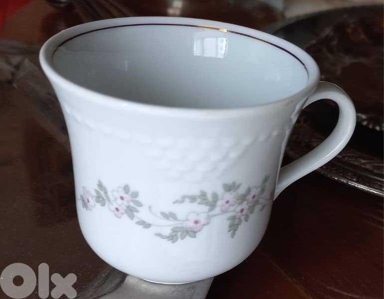 Service Complet en Porcelaine, 40 Pièces, utilisé 1 seule fois. 4