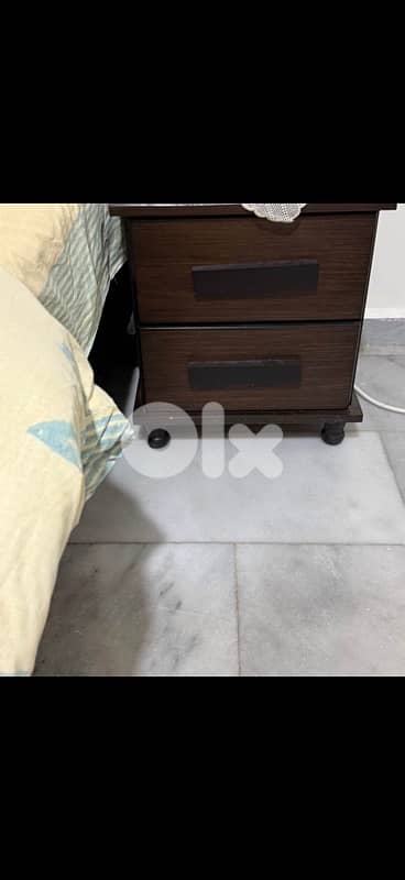 تخت مفرد +فرشة+كومود 2