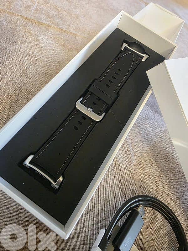 Samsung Galaxy watch 8 classic 46mm 3