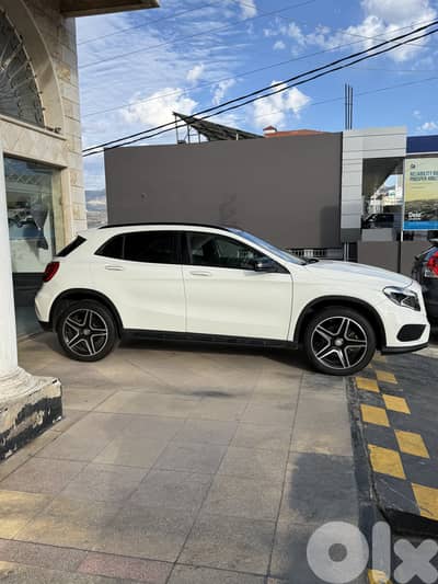 Mercedes-Benz GLA-Class 2017 Amj look