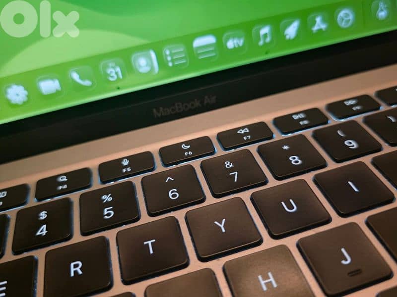 MACBOOK AIR M1 2021 LIKE NEW ZERO SCRATCH WITH ORGINAL CHARGE 2
