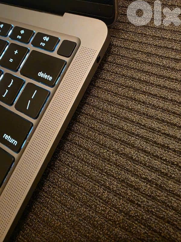 MACBOOK AIR M1 2021 LIKE NEW ZERO SCRATCH WITH ORGINAL CHARGE 5