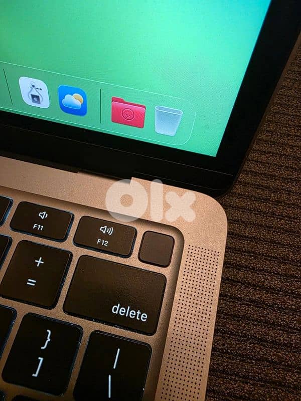 MACBOOK AIR M1 2021 LIKE NEW ZERO SCRATCH WITH ORGINAL CHARGE 6