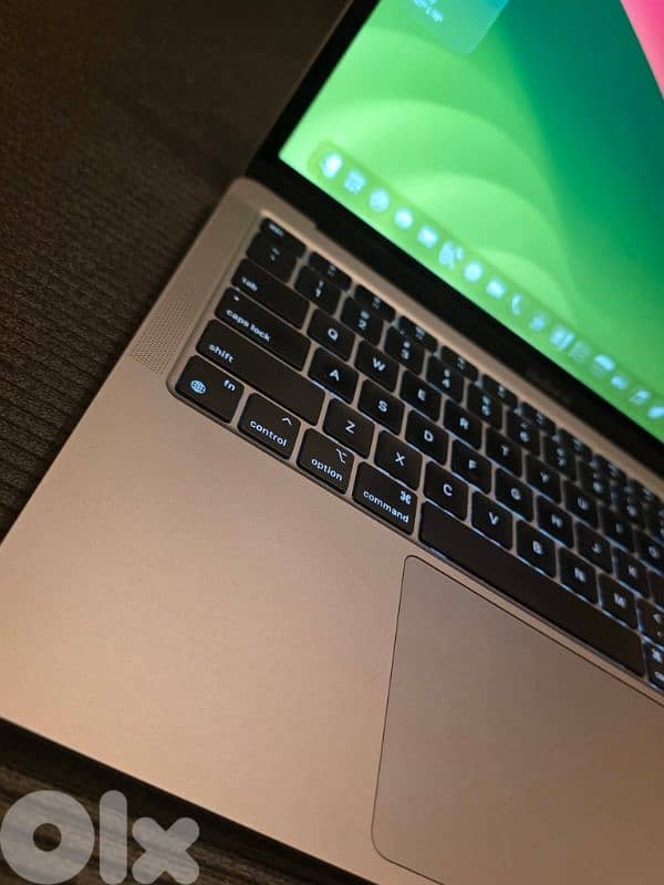 MACBOOK AIR M1 2021 LIKE NEW ZERO SCRATCH WITH ORGINAL CHARGE 9
