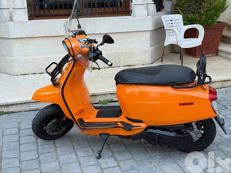 Moto scooter Lambretta V200 special 2018 the Italian heritage! 1