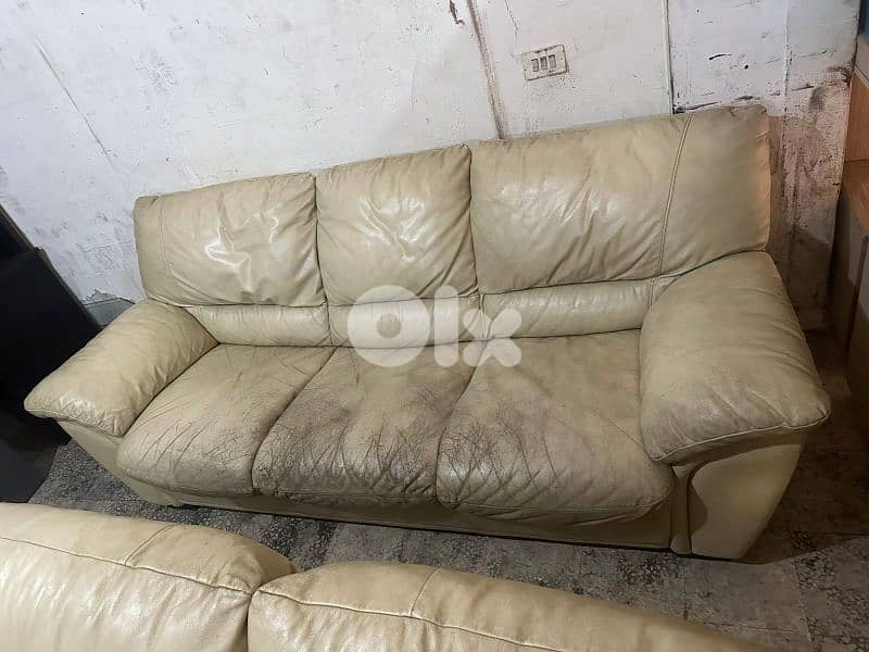 قطعة كبيرة وسط جلد اصلي إيطالي نظافة وسط لمكتب 2